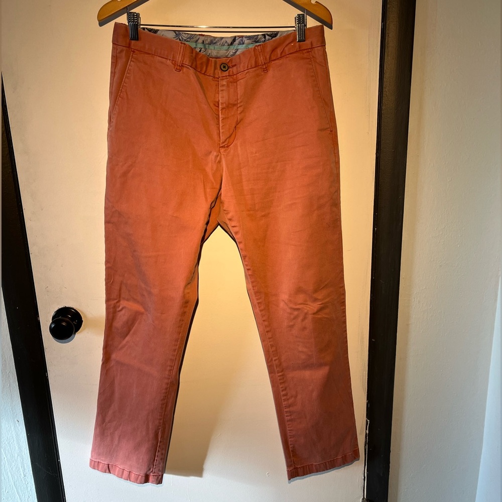 Tommy Bahama Boracay Chino Straight Leg size 33X30. Salmon color